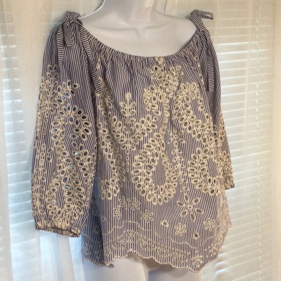 Express Off The Shoulder Eyelet Blouse Blue/White Striped Size M - Picture 2 of 10